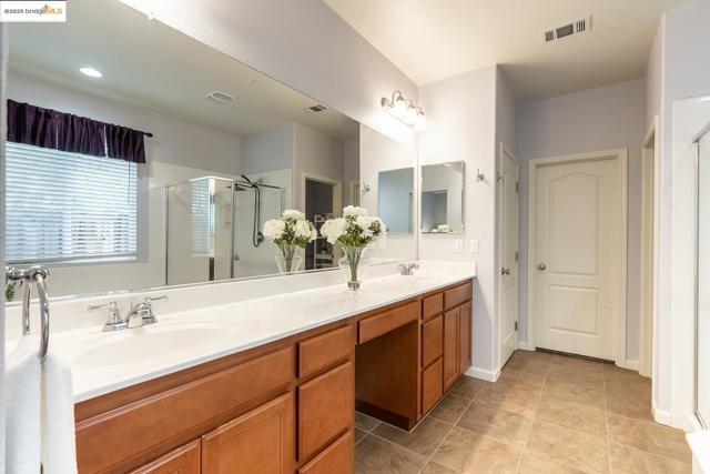 719 Monte Verde Ln, Brentwood CA: https://media.crmls.org/mediaz/d14c28ed-f970-4538-b892-8c8fd486fac1.jpg