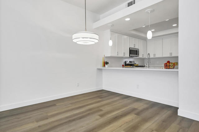 Image 13 of 41 For 2601 Broadmoor Drive 2