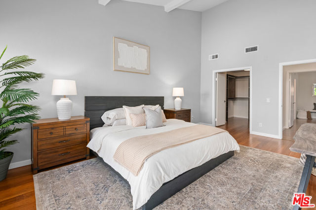 1553 Michael Lane, Pacific Palisades CA: https://media.crmls.org/mediaz/d14cd65f-8bd4-48cb-a6d9-859a2258875c.jpg