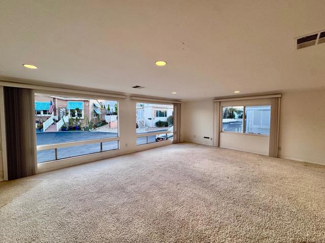 Detail Gallery Image 8 of 20 For 6610 Easy St, Carlsbad,  CA 92011 - 2 Beds | 2 Baths