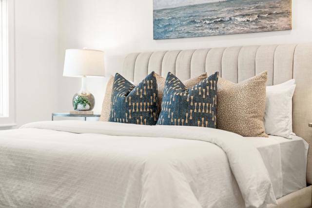 6 Zachary Court, Menlo Park CA: https://media.crmls.org/mediaz/d14db244-cad0-44b0-82f9-4564c67a26ba.jpg