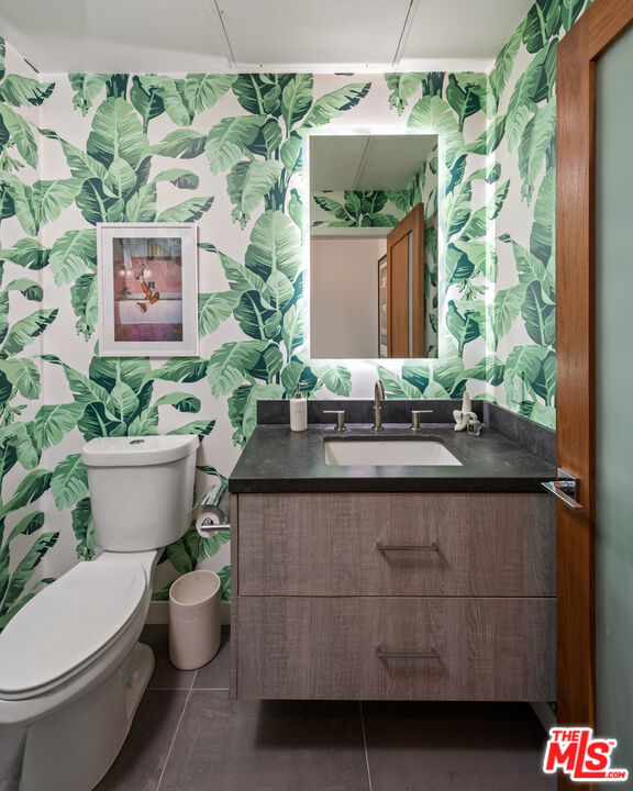 11900 Washington Place, Los Angeles CA: https://media.crmls.org/mediaz/d14dbc83-f804-446a-9fce-16ab9f5e9e39.jpg