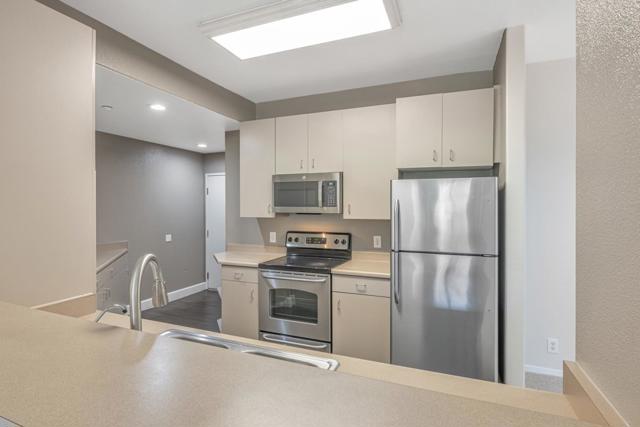 35511 Monterra Terrace, Union City CA: https://media.crmls.org/mediaz/d14dcd94-ec4f-4f89-b8cf-28d683a453fc.jpg
