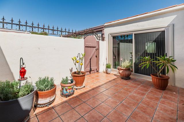 Detail Gallery Image 13 of 33 For 3621 Vista Campana #64,  Oceanside,  CA 92057 - 2 Beds | 2 Baths