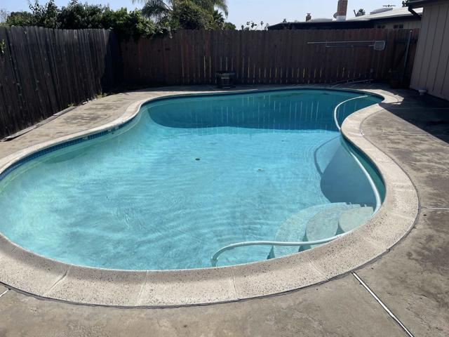 Detail Gallery Image 9 of 11 For 3395 Lockwood Dr, San Diego,  CA 92123 - 4 Beds | 2 Baths