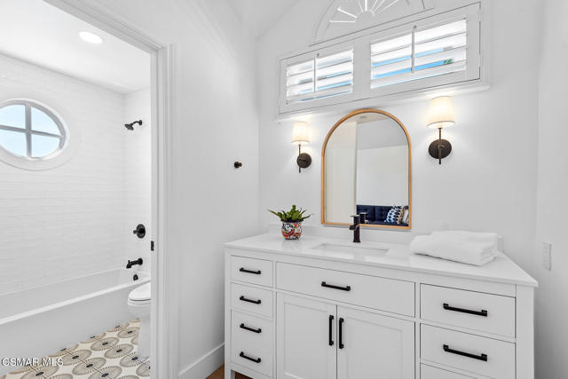 4799 Canterbury Street, Westlake Village CA: https://media.crmls.org/mediaz/d14e88ef-5e10-448c-9e6f-da005a690d90.jpg