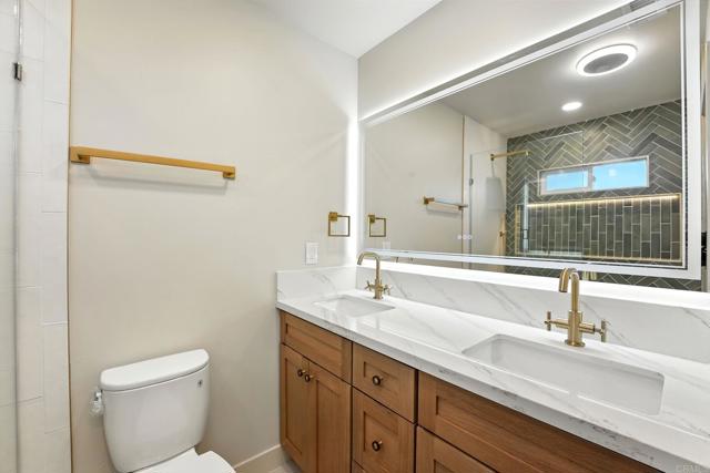3777 Poe Street, San Diego CA: https://media.crmls.org/mediaz/d14f074f-e356-4a67-b775-fdd62768b84d.jpg