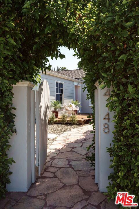 4148 Brunswick Avenue, Los Angeles CA: https://media.crmls.org/mediaz/d14ffc1f-b1db-425f-a56f-48ae0daf94bc.jpg