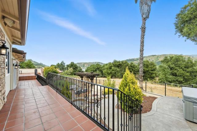 18702 Bear Creek Road, Los Gatos CA: https://media.crmls.org/mediaz/d150214f-188c-463a-ba8a-78e72e566c76.jpg