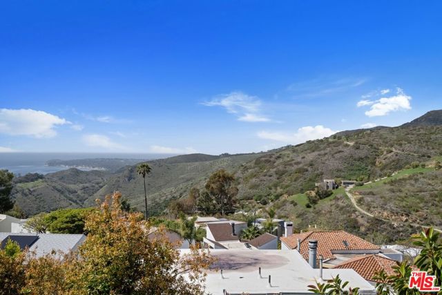 2955 Corral Canyon Road, Malibu CA: https://media.crmls.org/mediaz/d1503ed5-6344-422b-9aaf-5a1c97c57dbc.jpg