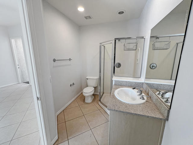 5 Lyon Road, Rancho Mirage CA: https://media.crmls.org/mediaz/d150757e-4f5d-414f-9e67-bf81ff959210.jpg