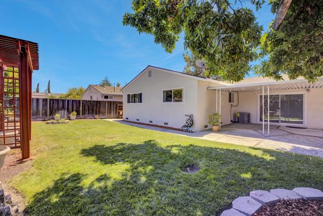 6175 Oneida Drive, San Jose CA: https://media.crmls.org/mediaz/d150ed5f-0939-4331-9146-25c57a01d152.jpg