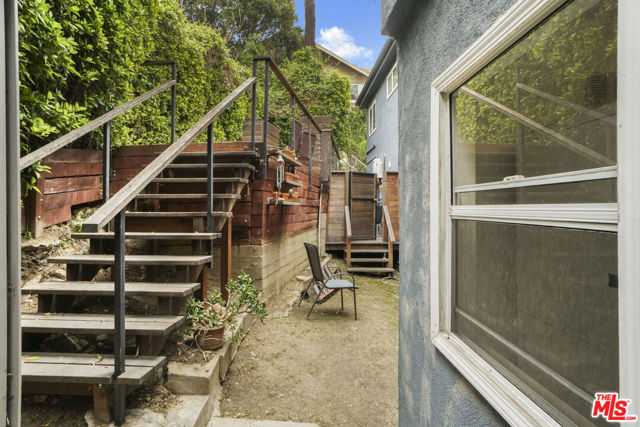 1315 Montana Street, Los Angeles CA: https://media.crmls.org/mediaz/d151a250-57c9-4936-9006-2249fa44ff9a.jpg