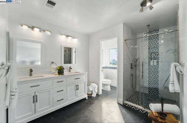 35864 Killorglin Cmn, Fremont CA: https://media.crmls.org/mediaz/d151c440-3f53-4a4c-832f-76c48831a452.jpg