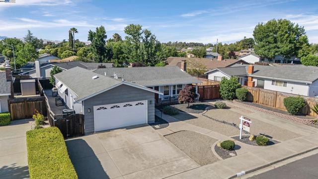 394 Encino, Livermore CA: https://media.crmls.org/mediaz/d151e465-d394-437d-a2a5-d0629224df62.jpg