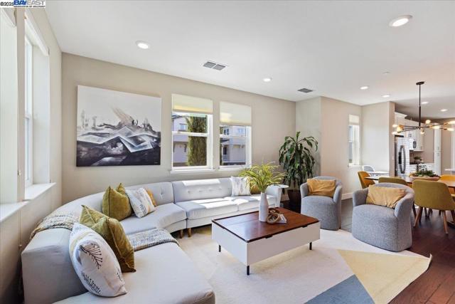 4023 Clare St, Dublin CA: https://media.crmls.org/mediaz/d1525b7f-ea23-4afc-aaf6-a6ee82b3b327.jpg