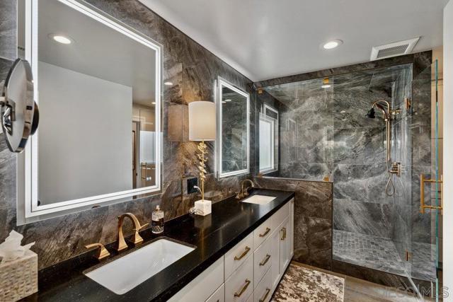 12 Mardi Gras Rd, Coronado CA: https://media.crmls.org/mediaz/d15284a3-3c58-42a4-8b6c-3cb58a7fd0e8.jpg