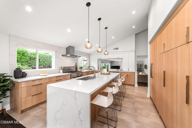 1046 Brookview Avenue, Westlake Village CA: https://media.crmls.org/mediaz/d1529834-0501-423f-b729-9f7d7fa8fb32.jpg