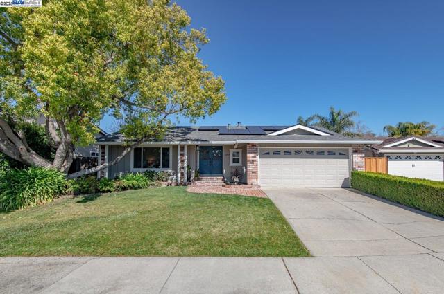 6767 Taffy Ct, Pleasanton CA: https://media.crmls.org/mediaz/d152ffb6-db52-4ea3-a50f-bd5a6c8de5a4.jpg