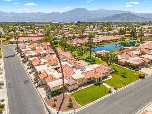 49327 Eisenhower Drive, Indio CA: https://media.crmls.org/mediaz/d1539a04-69c2-460a-b953-7a066539a17c.jpg