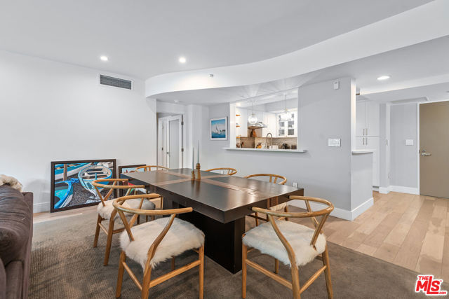 13600 Marina Pointe Drive, Marina del Rey CA: https://media.crmls.org/mediaz/d154a764-0000-4f82-ad4e-9ba2ba306054.jpg