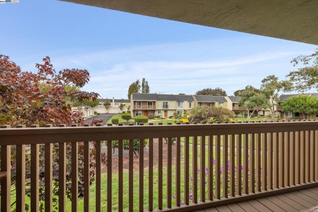 3109 La Campania, Alameda CA: https://media.crmls.org/mediaz/d154b685-10f1-4ab3-a980-ef25ba131f47.jpg