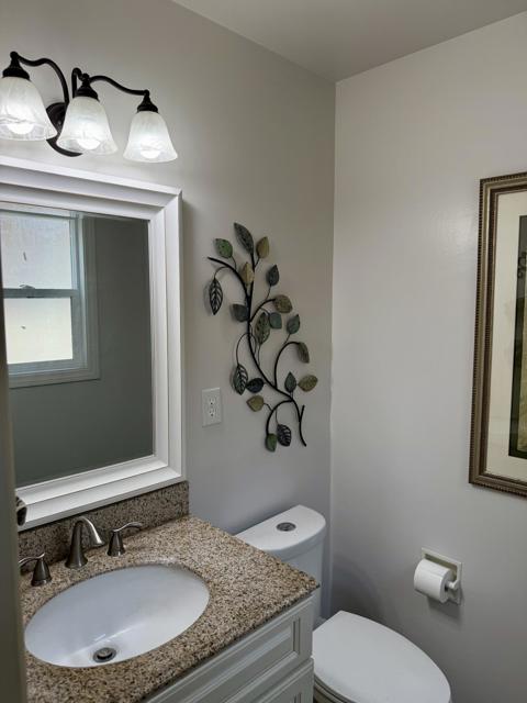 4103 Calle Bienvenido, San Clemente CA: https://media.crmls.org/mediaz/d1553e82-1802-4c46-b10f-b51378f4e366.jpg
