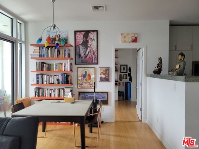 3810 Wilshire Boulevard, Los Angeles CA: https://media.crmls.org/mediaz/d155bde7-5d24-4188-a5e5-e020f7cea976.jpg