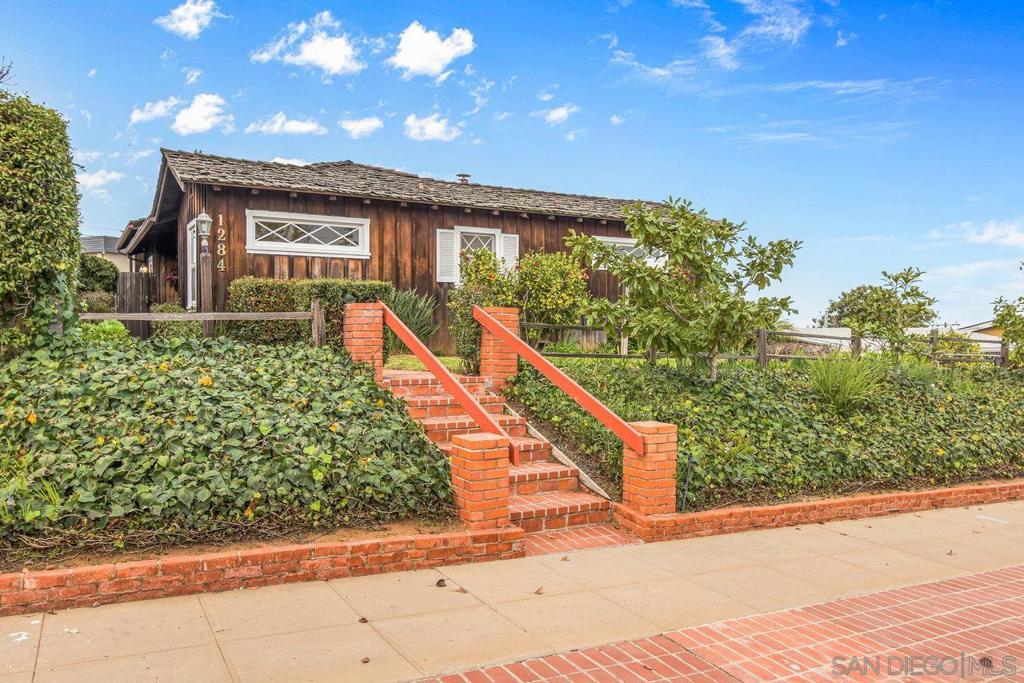 1284 Alexandria Dr