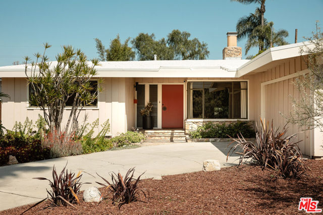 4110 Pine Avenue, Long Beach CA: https://media.crmls.org/mediaz/d157010c-ba8b-472d-a178-9299169e22ca.jpg