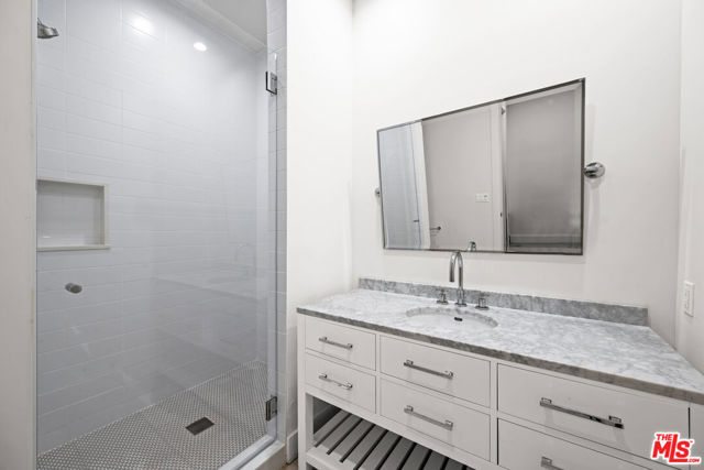 1324 Monument Street, Pacific Palisades CA: https://media.crmls.org/mediaz/d1576ece-ae5c-4df9-81aa-2b50b22f985a.jpg