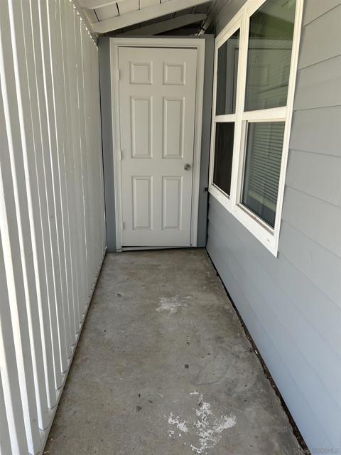 7041 Stanford Avenue, La Mesa CA: https://media.crmls.org/mediaz/d1580bbf-06a4-4758-ac6e-8dbd9cf7a859.jpg