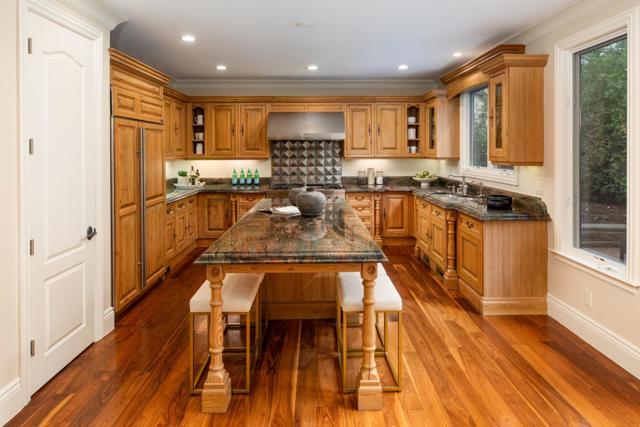 17 Almendral Avenue, Atherton CA: https://media.crmls.org/mediaz/d15856e9-ac51-437b-9d6d-c339192e660b.jpg