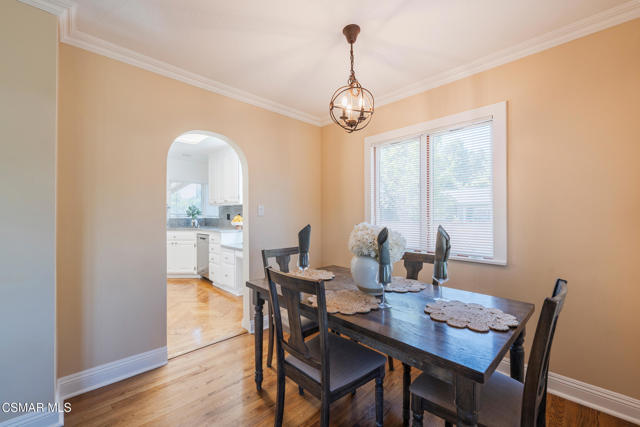 6120 Zelzah Avenue, Encino CA: https://media.crmls.org/mediaz/d15a0db8-0283-4c8b-9c46-62bf322c4418.jpg