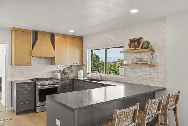 Image 11 of 40 For 991 Emerson Street