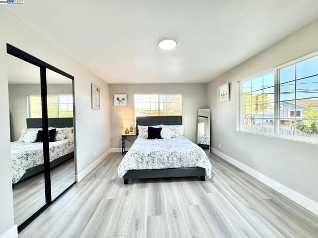 20595 Center St, Castro Valley CA: https://media.crmls.org/mediaz/d15a78d7-9908-4623-959d-f7946ab2ac4b.jpg