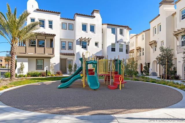 12932 Peppergrass Creek Gate, San Diego CA: https://media.crmls.org/mediaz/d15aa1d0-967e-45e2-95b9-869e6371e87e.jpg