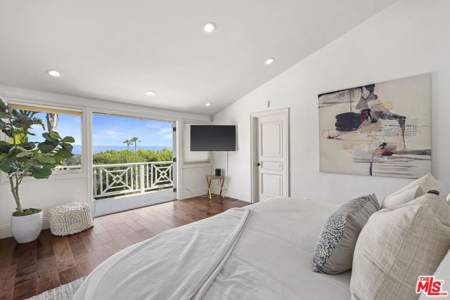 Drew Fenton | 16650 Akron Street Pacific Palisades CA | MLS: 6914632