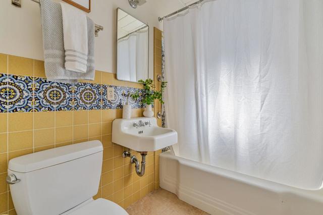 26 Roosevelt Circle, Palo Alto CA: https://media.crmls.org/mediaz/d15af796-1bae-436f-8098-03a64330663c.jpg