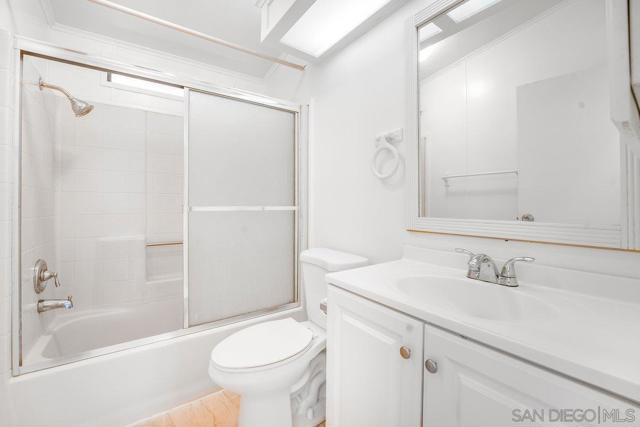 211 N Citrus Avenue, Escondido CA: https://media.crmls.org/mediaz/d15b3a4f-a612-4ab8-916d-ce1a61c45756.jpg