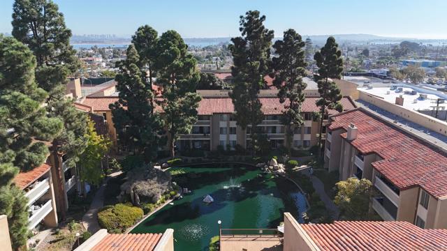 1885 Diamond St, San Diego CA: https://media.crmls.org/mediaz/d15b420f-b671-4c72-81ba-cac45a9e3f40.jpg