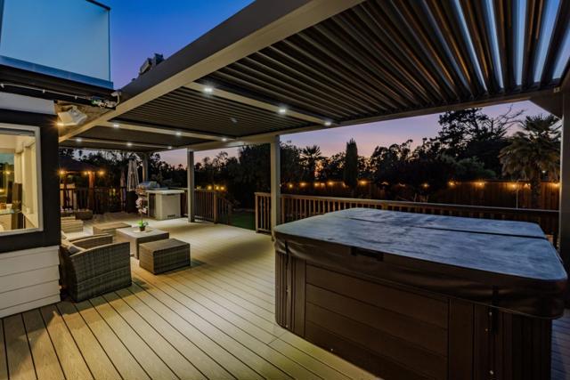 11550 Skyline Boulevard, Oakland CA: https://media.crmls.org/mediaz/d15b839a-5b7d-4920-a18b-00f4a9279539.jpg