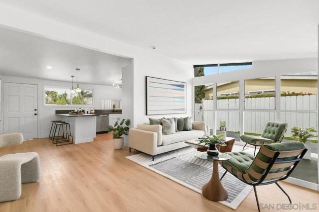 6373 Lake Albano Ave, San Diego CA: https://media.crmls.org/mediaz/d15ba58f-fdd6-4b39-841d-721e70a52993.jpg