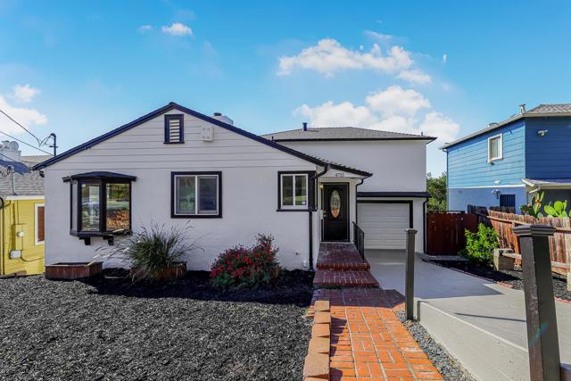 4715 Davenport Avenue, Oakland CA: https://media.crmls.org/mediaz/d15bc4fd-d055-423f-a713-b758c68bd790.jpg