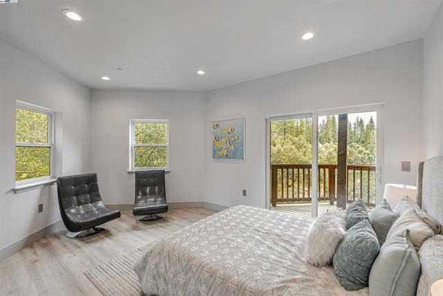 20244 Lower Skyridge Dr, Groveland CA: https://media.crmls.org/mediaz/d15c6edd-7ec9-4cb6-aa20-22bda7a291e7.jpg