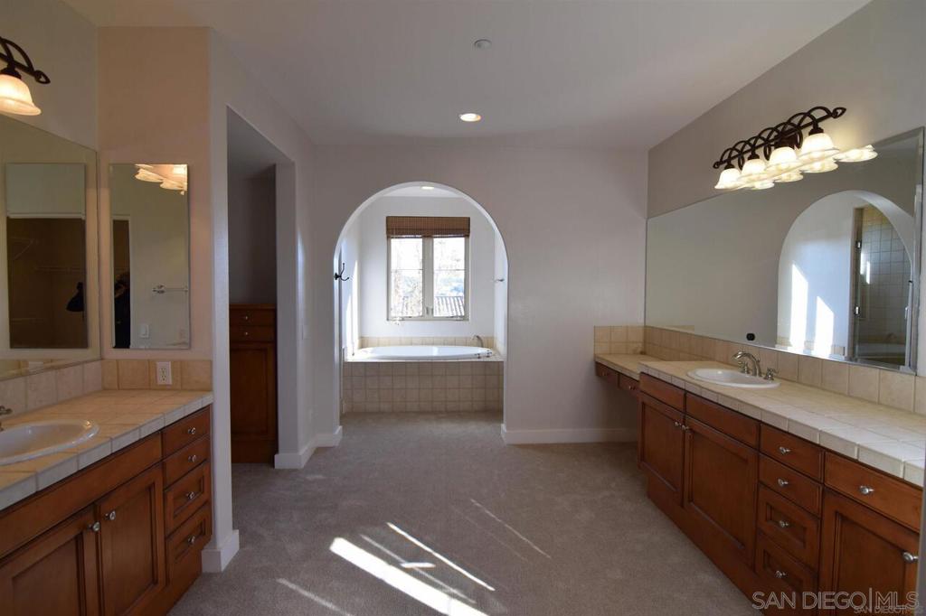 MLS #250039563SD image #15