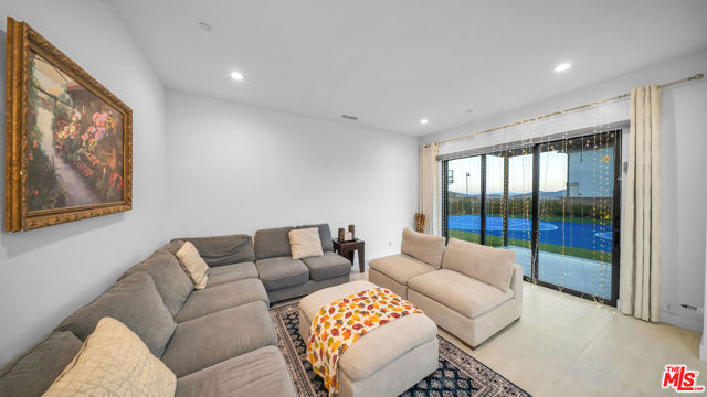 12553 N Ridgeline Road, Porter Ranch CA: https://media.crmls.org/mediaz/d15d163b-2808-42fc-89aa-849fa4d85a6a.jpg