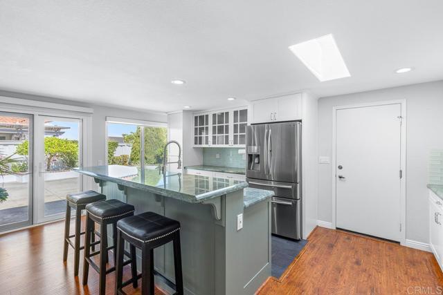 Detail Gallery Image 9 of 61 For 4169 Rhodes Way, Oceanside,  CA 92056 - 2 Beds | 2/1 Baths