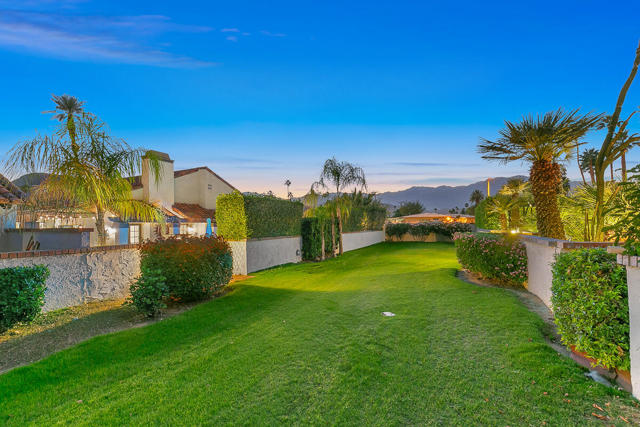 60 Calle Solano, Rancho Mirage CA: https://media.crmls.org/mediaz/d15dcf58-b5e4-45fa-8c1c-54d033fe62be.jpg