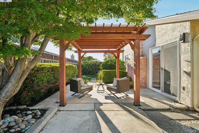 33177 Quail Drive, Union City CA: https://media.crmls.org/mediaz/d15dfa75-4d8d-4743-a7f6-96717a6f8506.jpg